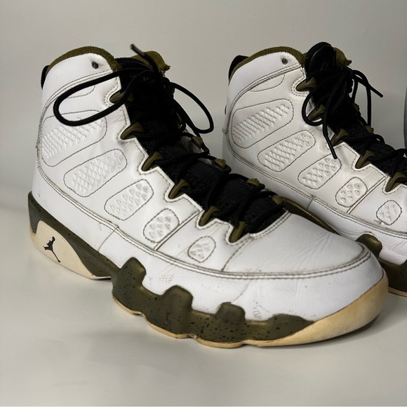 Nike Air Jordan 9’s Statue Sneakers Retro White Gold IX 2015 - Picture 10 of 12